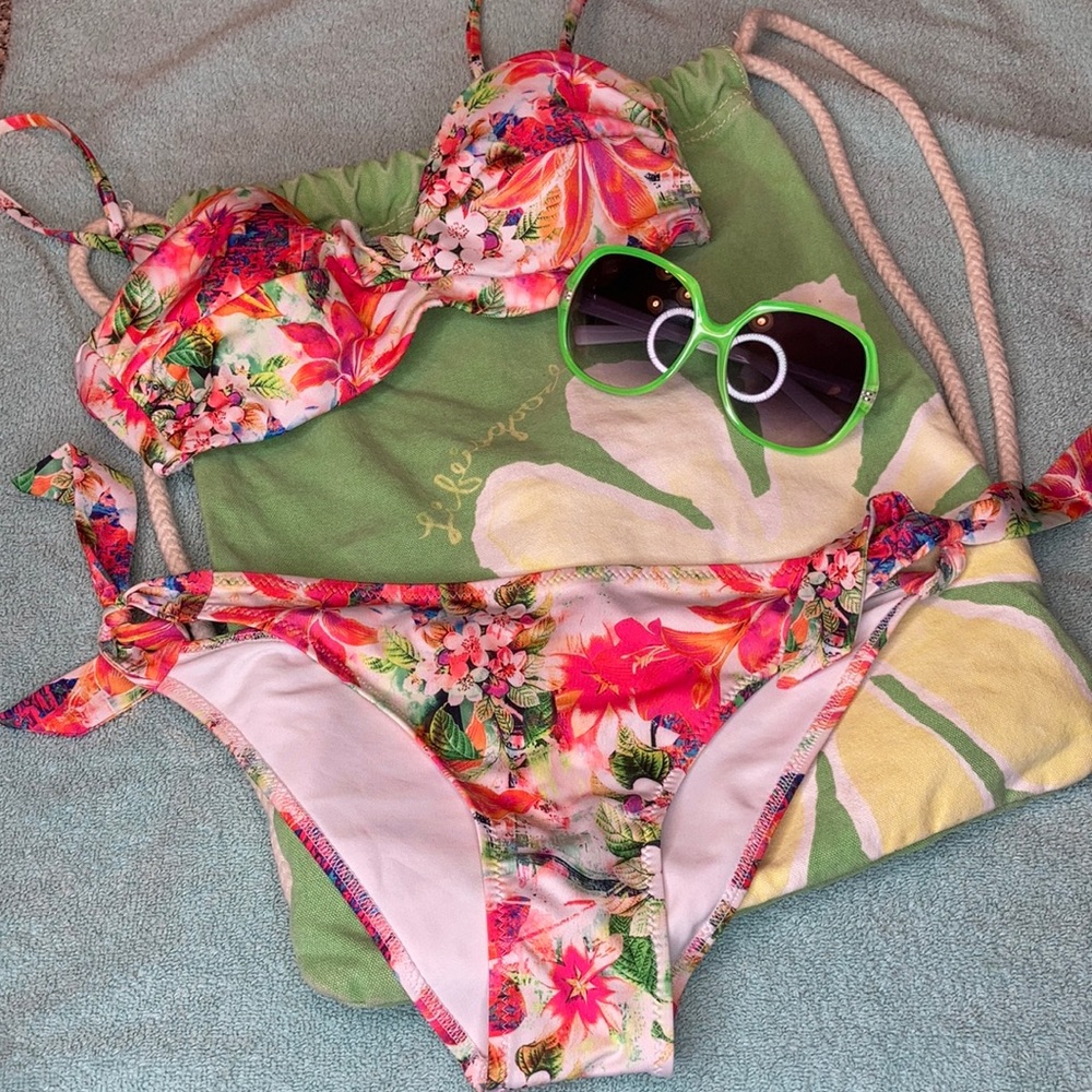 Topical beach bikini with sunglasses